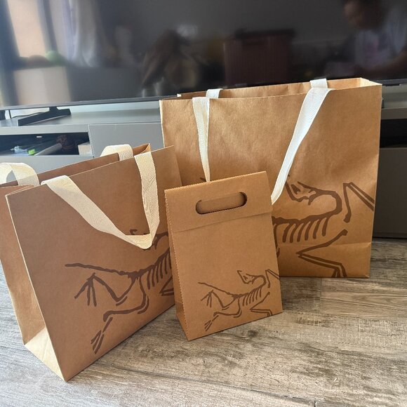 Arc'teryx Paper Shopping Bags Assorted Sizes - Picture 1 of 1
